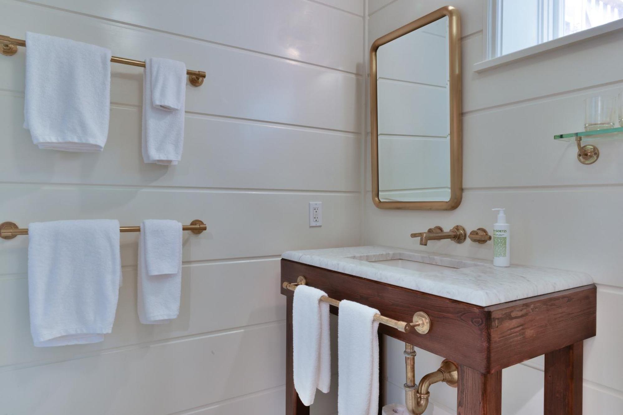 Greydon House Hotel Nantucket Room photo